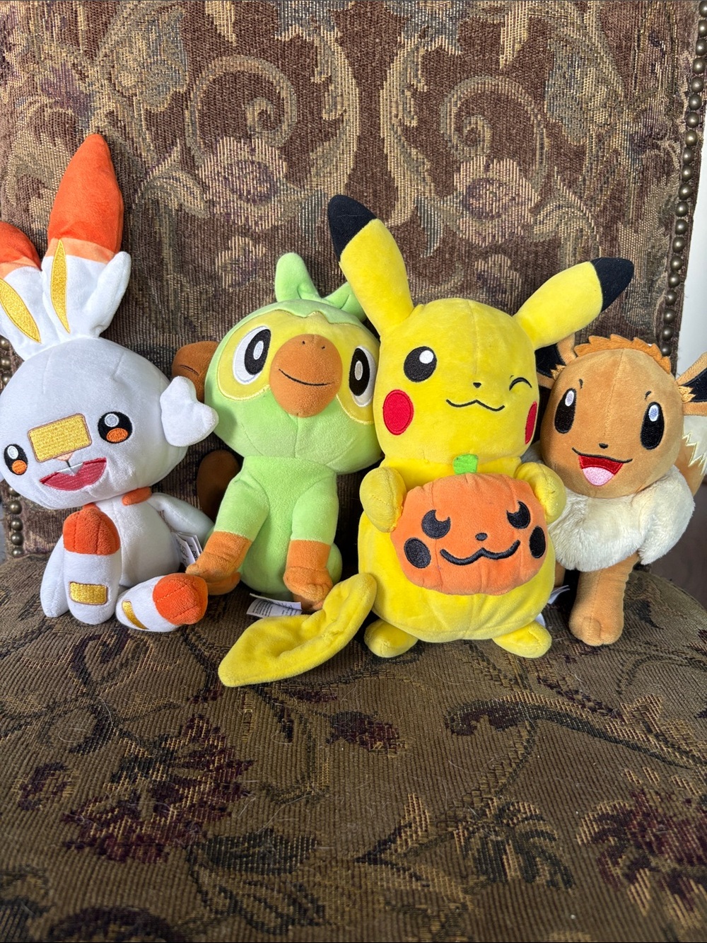 Plush Pokémon Small Pets Pack - Pikachu, Eevee, Meowth, Grookey, Scorbunny